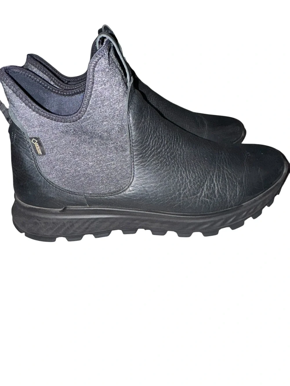 Women’s black Ecco Exostrike Chelsea Boots size 9 good condition